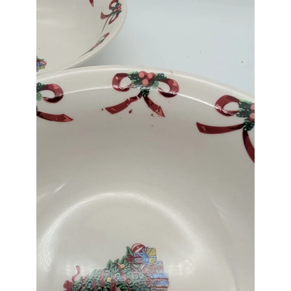 Set Of 4 Gibson Christmas Morning 6” Cereal Bowls  Tree Presents